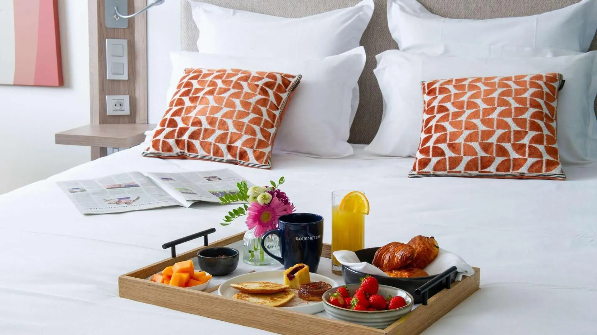 Novotel Lyon Centre-Confluence Bord De Saone 4*,  France