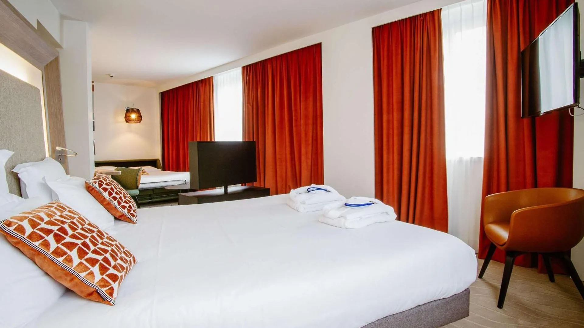 **** Hotel Novotel Lyon Centre-Confluence Bord De Saone France