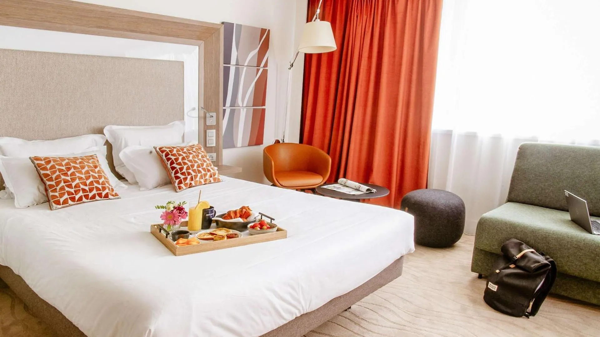 Novotel Lyon Centre-Confluence Bord De Saone 4*,  France
