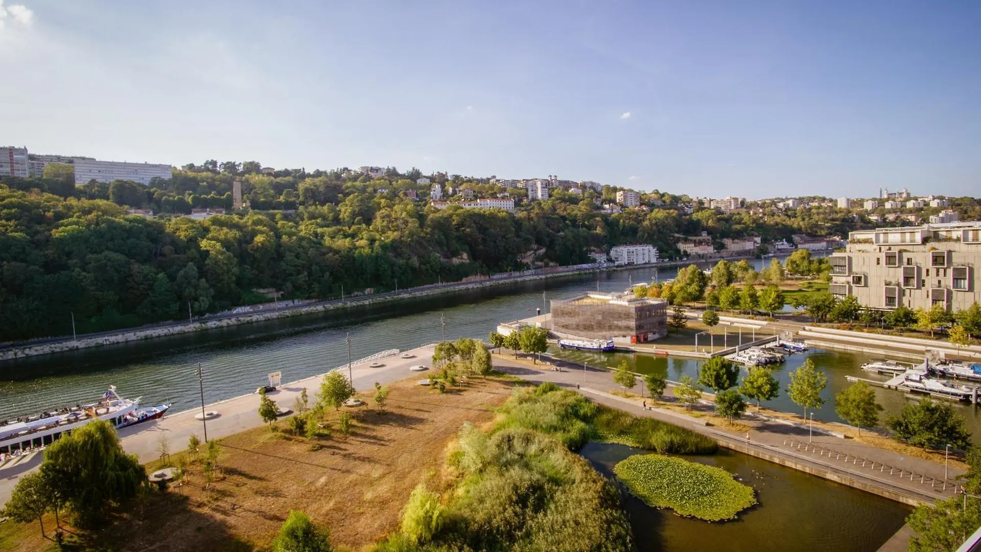 Novotel Lyon Centre-Confluence Bord De Saone
