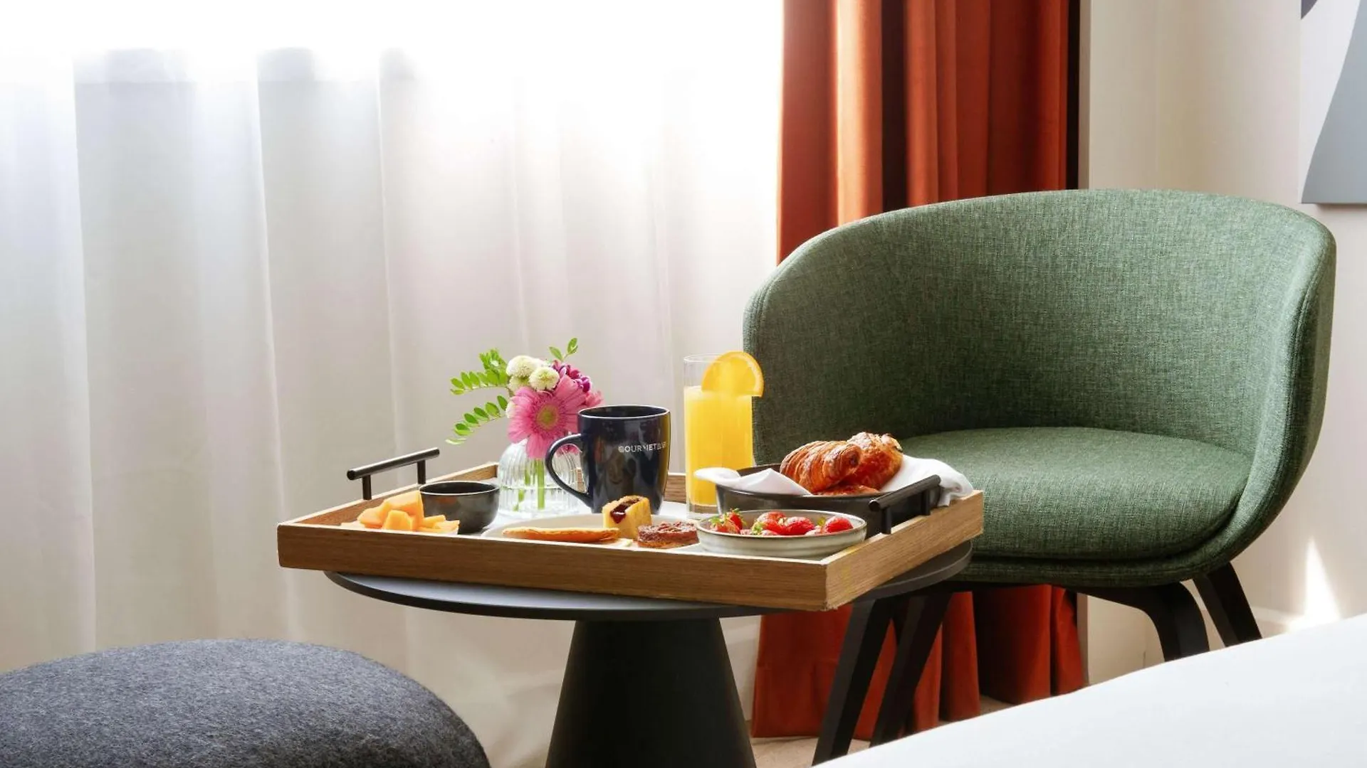Novotel Lyon Centre-Confluence Bord De Saone 4*,